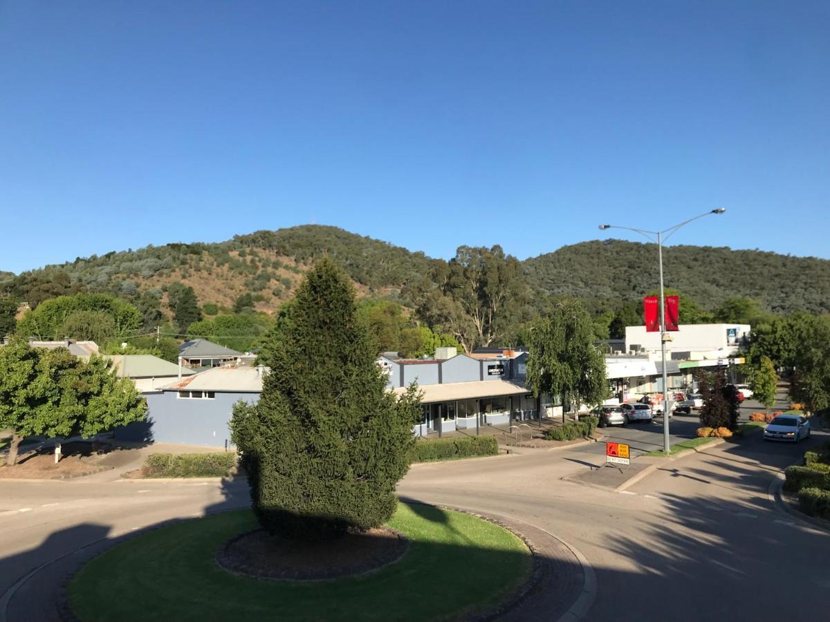 Myrtleford Hotel Exteriör bild